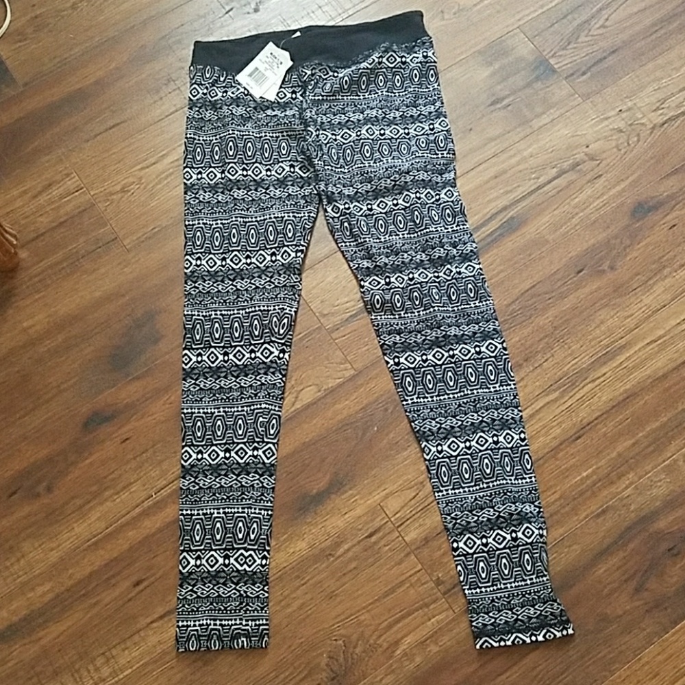 Black and white leggings